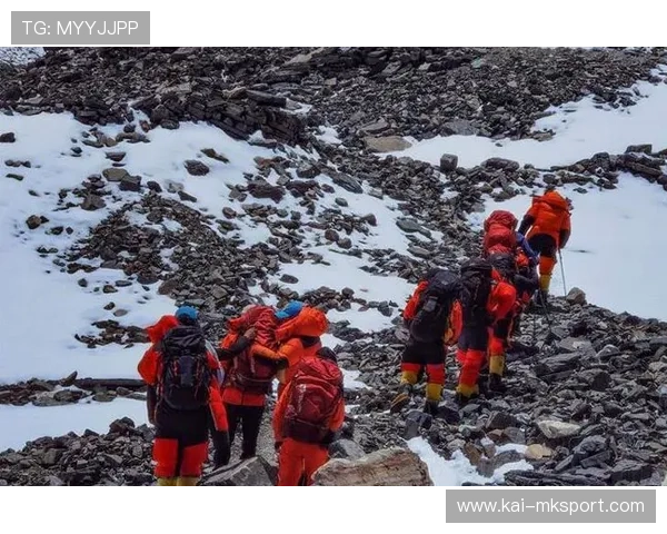 中国登山队在国际高山赛场再创佳绩，中国登山队再次登上