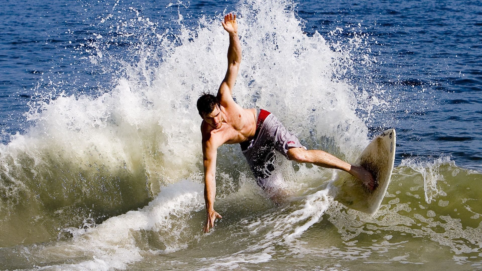 mk电竞-牛仔的防守太狠了，硬是把比赛拖成防守战，牛仔战绩